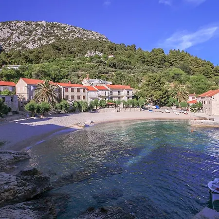 Апартаменты Feral